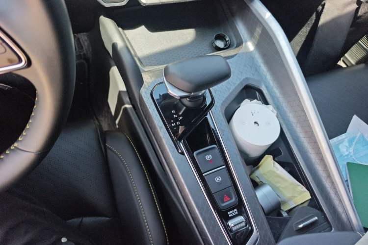 Used Geely Auto Preface 2023 1.5TD Kunlun Edition Gear Lever