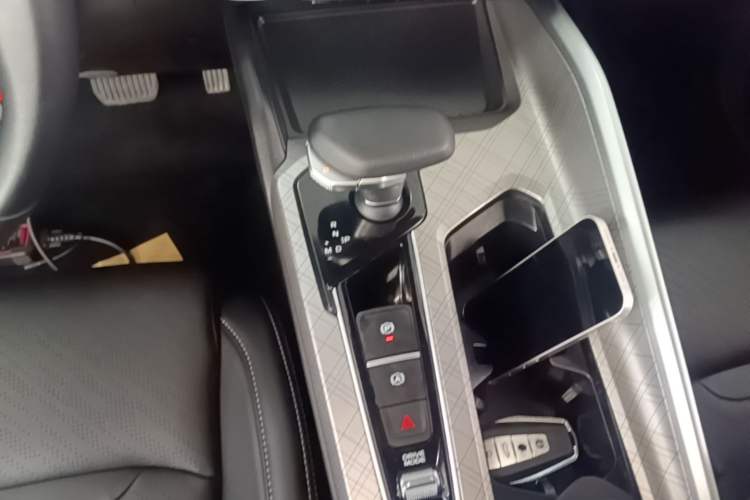 Used Geely Auto Preface 2023 2.0TD Luxury Version Gear Lever