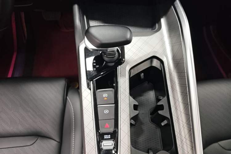 Used Geely Auto Preface 2023 2.0TD Luxury Version Gear Lever