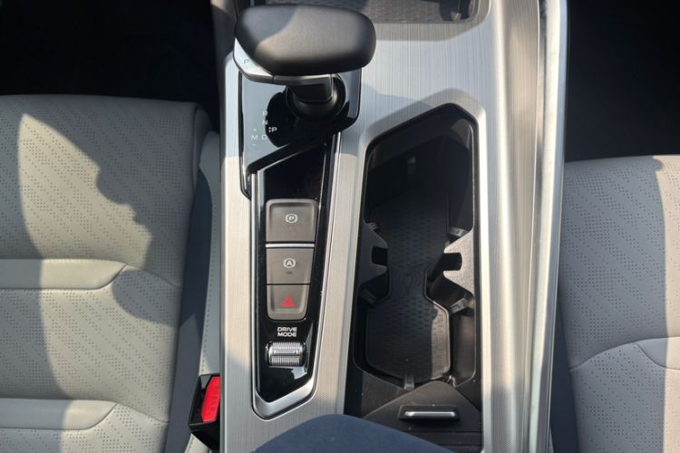 Used Geely Auto Preface 2023 2.0TD Prestige Version Gear Lever