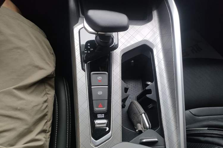 Used Geely Auto Preface 2023 2.0TD Luxury Version Gear Lever