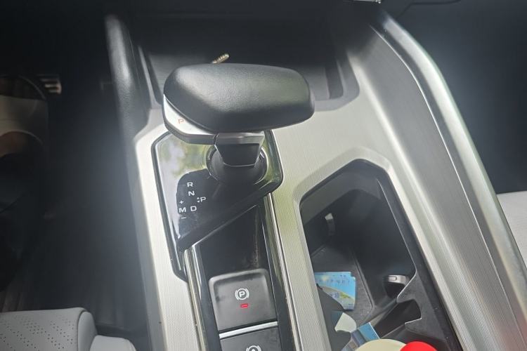 Used Geely Auto Preface 2023 2.0TD Prestige Version Gear Lever