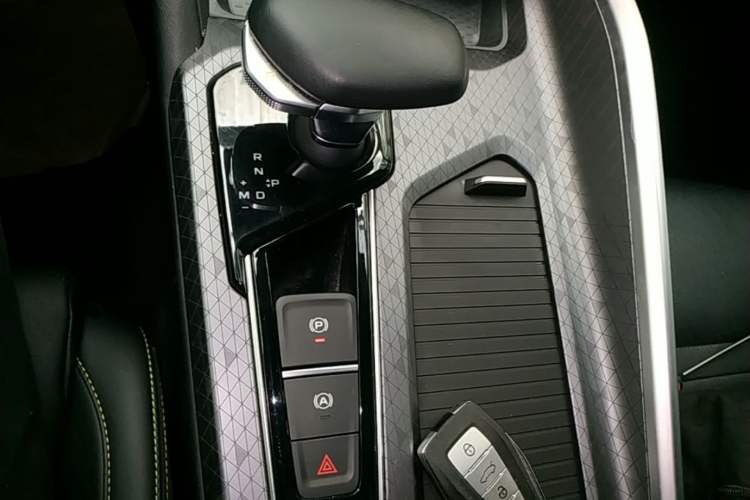Used Geely Auto Preface 2023 1.5TD Kunlun Edition Gear Lever