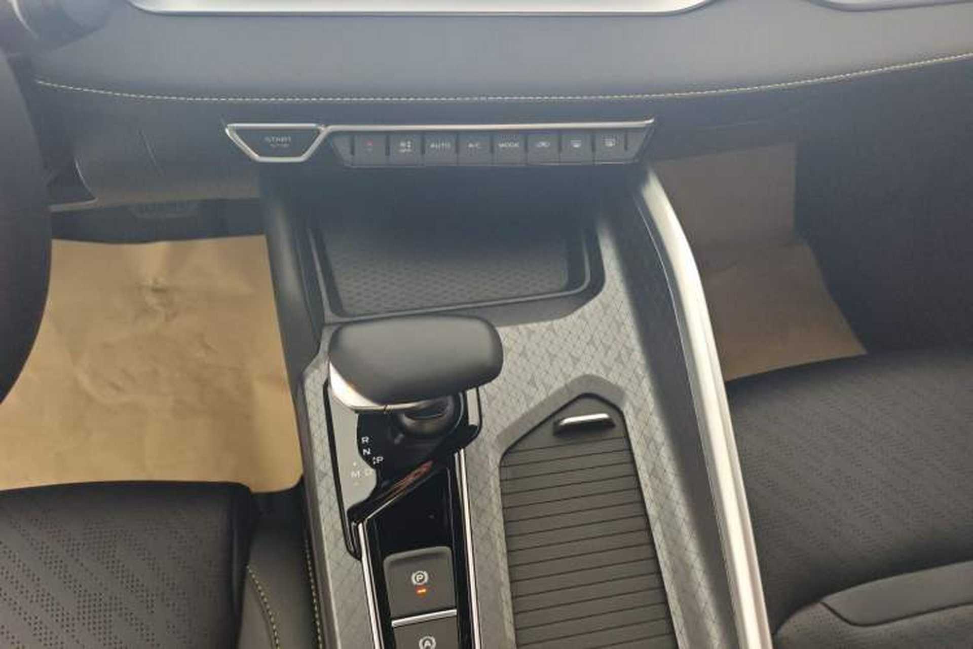 Used Geely Auto Preface 2023 1.5TD Fuyao Version Gear Lever