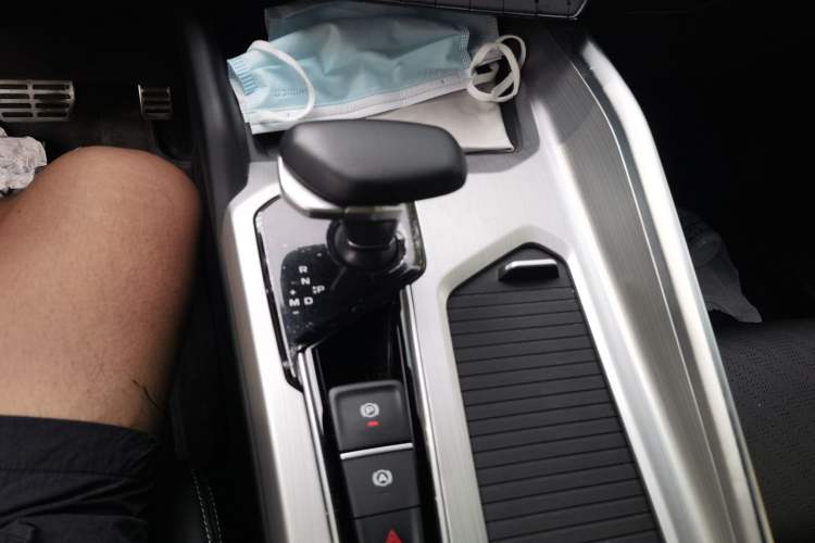 Used Geely Auto Preface 2023 2.0TD "Only This Verdant Green" Edition Gear Lever
