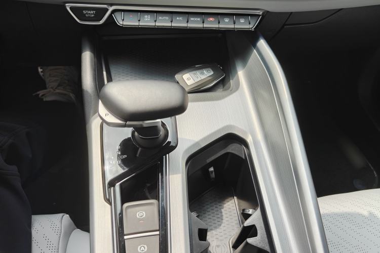Used Geely Auto Preface 2023 2.0TD Prestige Version Gear Lever