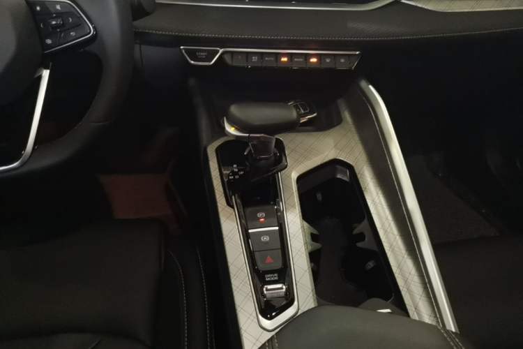 Used Geely Auto Preface 2023 2.0TD Luxury Version Gear Lever