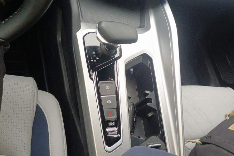 Used Geely Auto Preface 2023 2.0TD Prestige Version Gear Lever