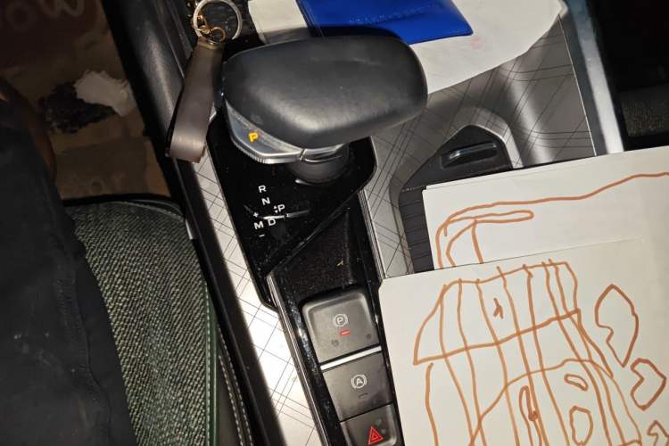 Used Geely Auto Preface 2023 2.0TD Luxury Version Gear Lever