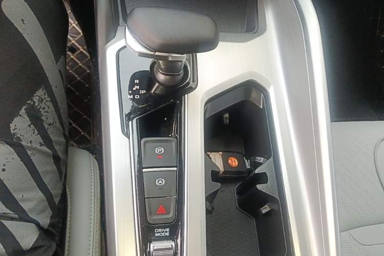 Used Geely Auto Preface 2023 2.0TD Prestige Version Gear Lever