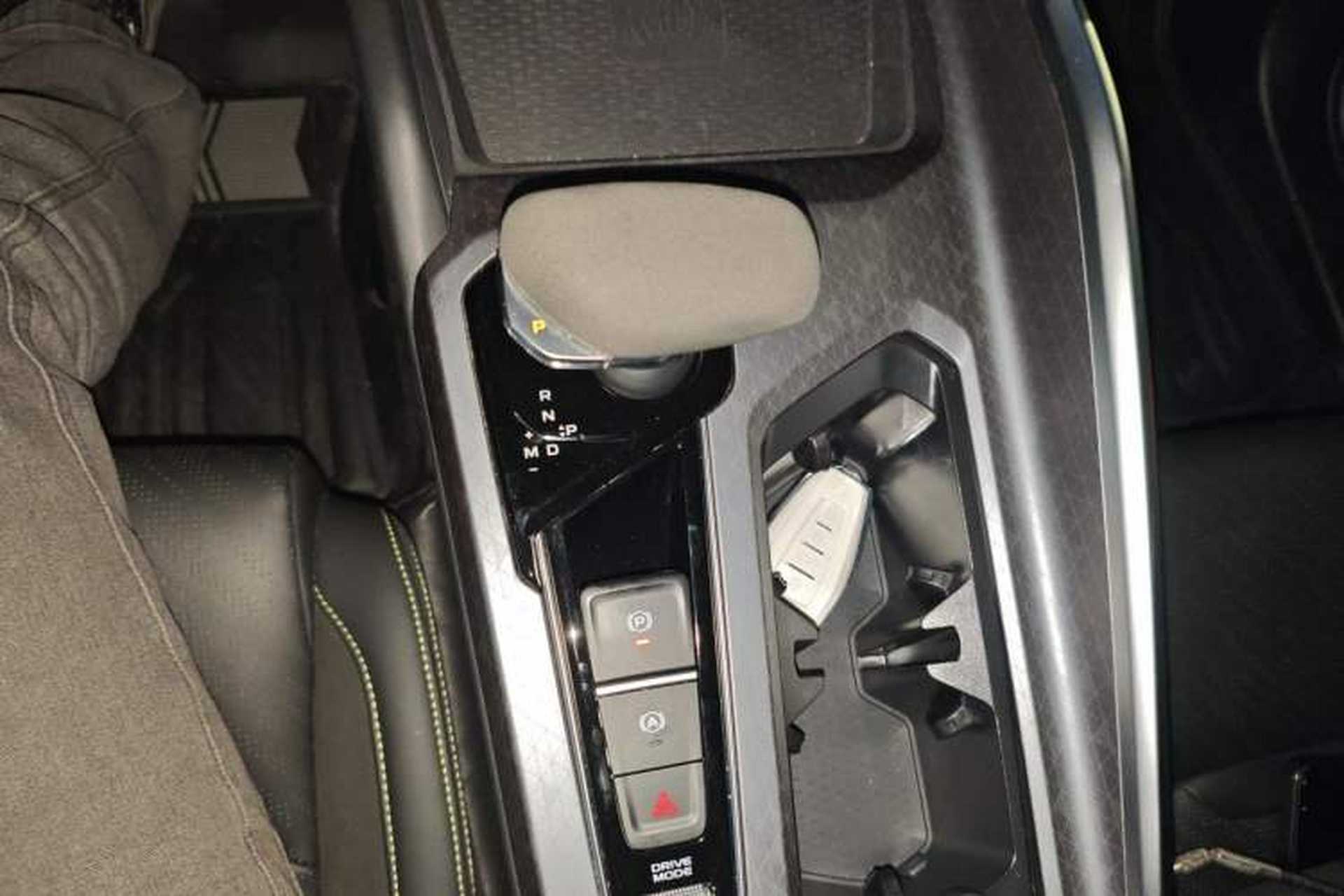 Used Geely Auto Preface 2023 2.0TD "Only This Verdant Green" Edition Gear Lever