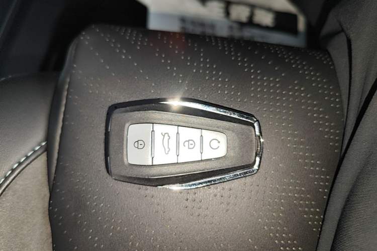 Used Geely Auto Preface 2023 2.0TD "Only This Verdant Green" Edition Interior 1