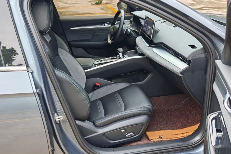 Used Geely Auto Preface 2023 2.0TD "Only This Verdant Green" Edition Interior 4