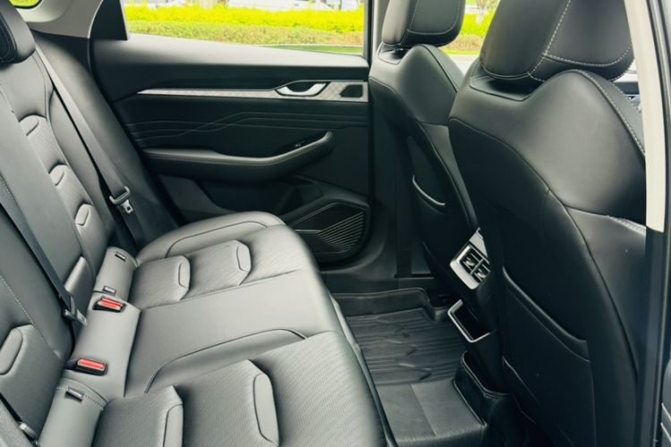Used Geely Auto Preface 2023 2.0TD Luxury Version Interior 8