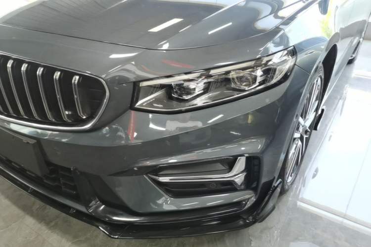 Used Geely Auto Preface 2023 2.0TD "Only This Verdant Green" Edition Left Front Headlight