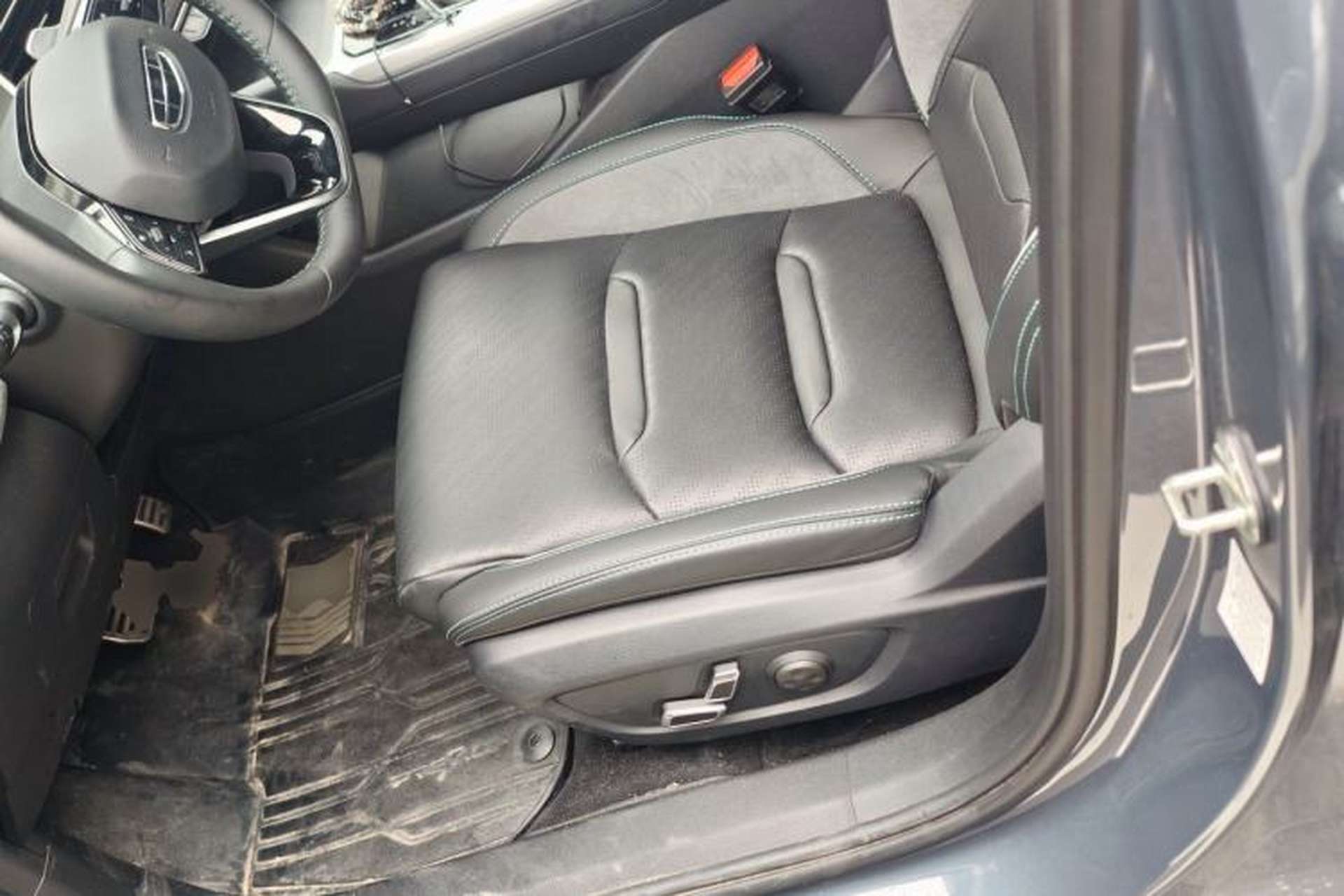 Used Geely Auto Preface 2023 2.0TD "Only This Verdant Green" Edition Left Front Seat