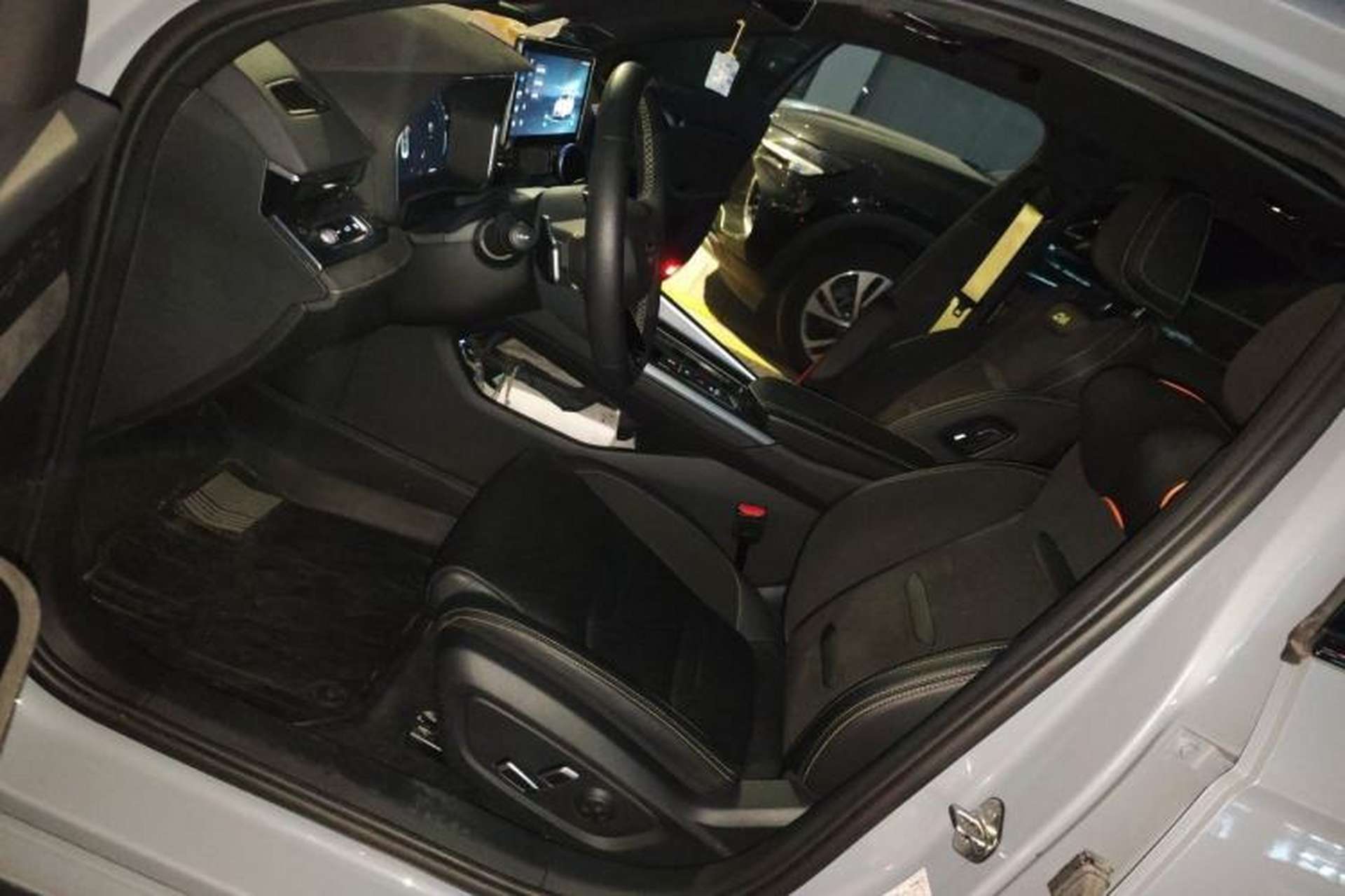 Used Geely Auto Preface 2023 2.0TD "Only This Verdant Green" Edition Left Front Seat