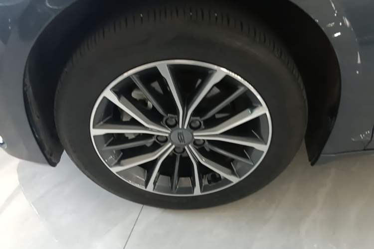 Used Geely Auto Preface 2023 2.0TD Luxury Version Left Front Wheel Hub