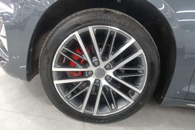 Used Geely Auto Preface 2023 2.0TD Prestige Version Left Front Wheel Hub