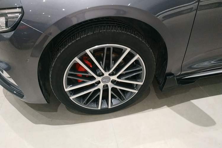 Used Geely Auto Preface 2023 1.5TD Kunlun Edition Left Front Wheel Hub
