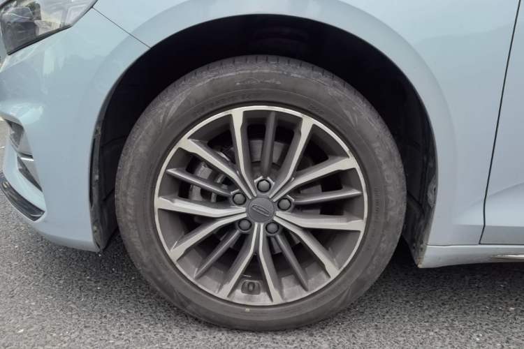 Used Geely Auto Preface 2023 2.0TD Luxury Version Left Front Wheel Hub