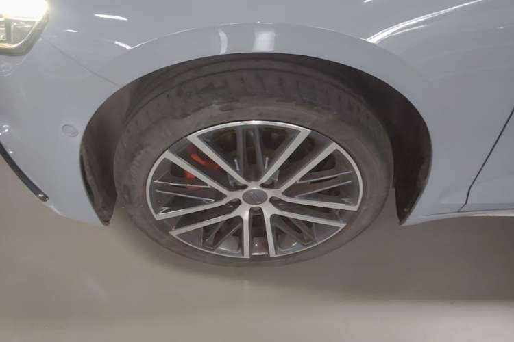 Used Geely Auto Preface 2023 2.0TD Prestige Version Left Front Wheel Hub