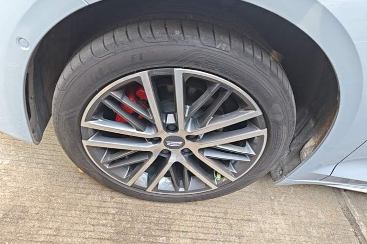 Used Geely Auto Preface 2023 2.0TD Prestige Version Left Front Wheel Hub