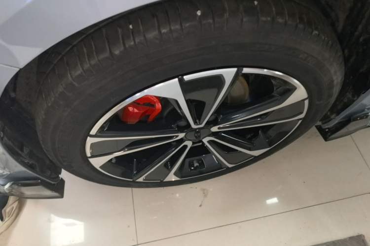 Used Geely Auto Preface 2023 2.0TD Space-Time Edition Left Front Wheel Hub