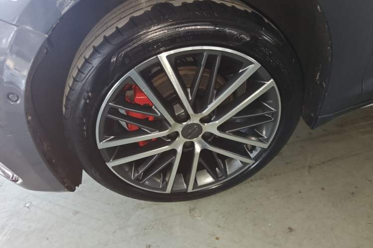 Used Geely Auto Preface 2023 2.0TD Prestige Version Left Front Wheel Hub