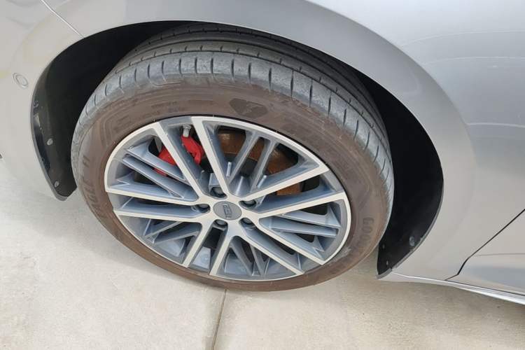 Used Geely Auto Preface 2023 2.0TD Prestige Version Left Front Wheel Hub