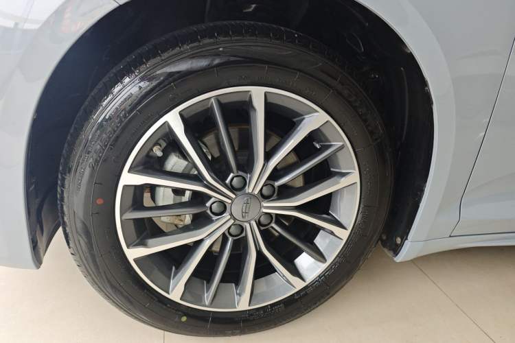 Used Geely Auto Preface 2023 1.5TD Fuyao Version Left Front Wheel Hub