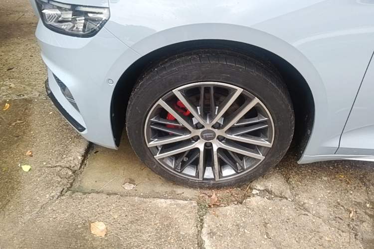 Used Geely Auto Preface 2023 2.0TD Prestige Version Left Front Wheel Hub