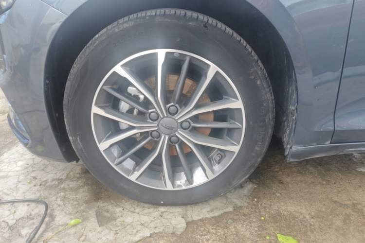 Used Geely Auto Preface 2023 1.5TD Fuyao Version Left Front Wheel Hub