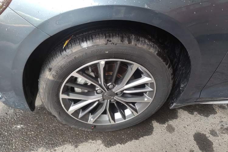 Used Geely Auto Preface 2023 2.0TD Luxury Version Left Front Wheel Hub