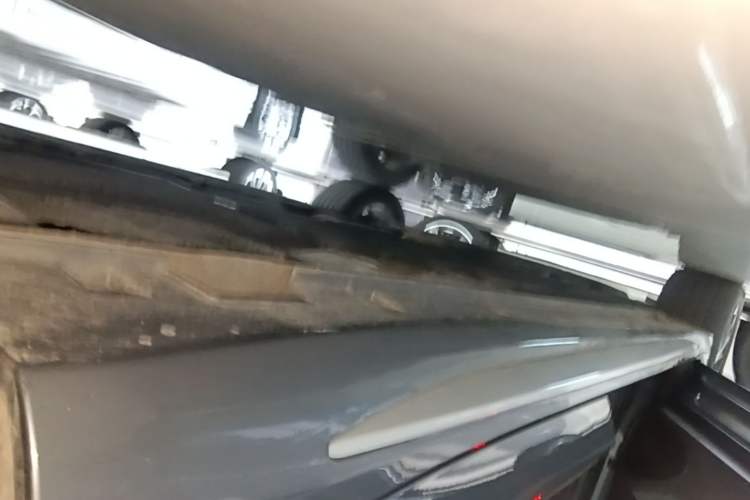 Used Geely Auto Preface 2023 2.0TD Luxury Version Left Side Sill