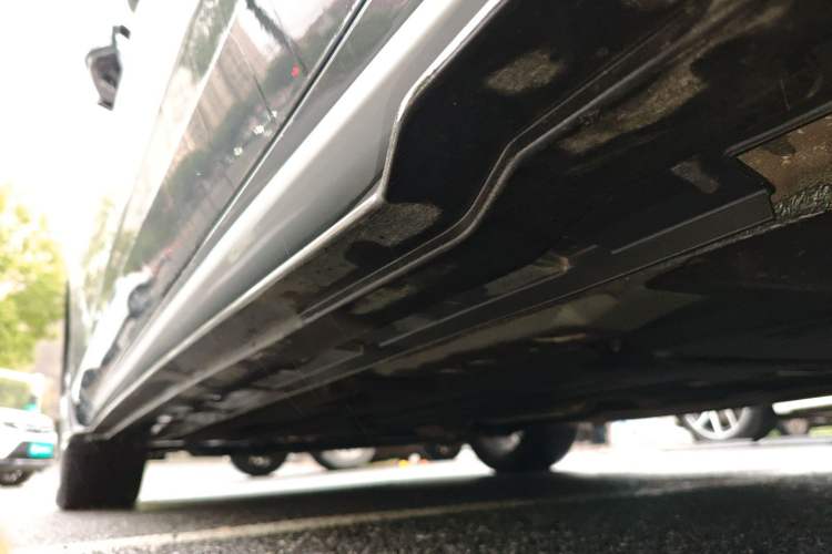 Used Geely Auto Preface 2023 2.0TD Prestige Version Left Side Sill