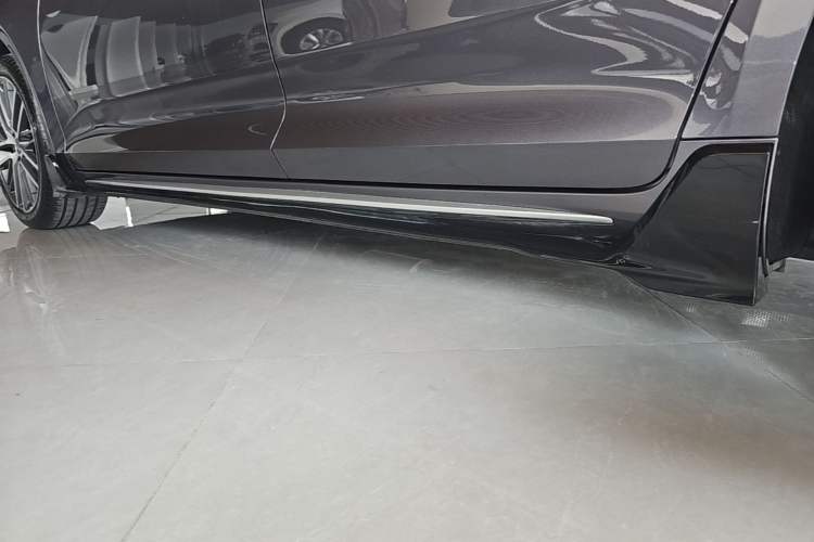 Used Geely Auto Preface 2023 1.5TD Kunlun Edition Left Side Sill