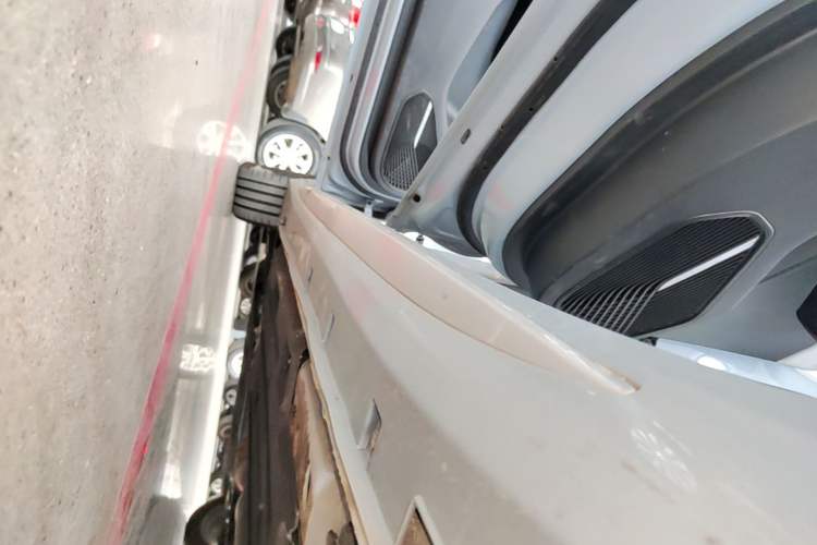 Used Geely Auto Preface 2023 2.0TD Prestige Version Left Side Sill