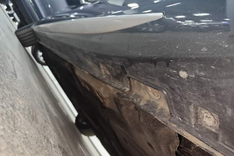 Used Geely Auto Preface 2023 2.0TD Prestige Version Left Side Sill