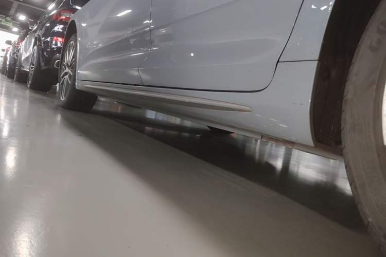 Used Geely Auto Preface 2023 2.0TD Prestige Version Left Side Sill