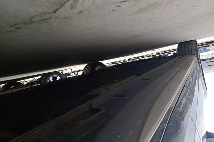 Used Geely Auto Preface 2023 2.0TD Prestige Version Left Side Sill