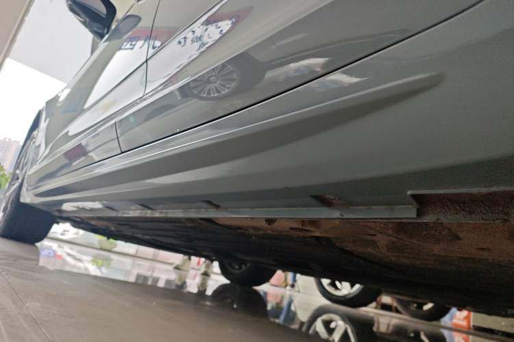 Used Geely Auto Preface 2023 1.5TD Fuyao Version Left Side Sill