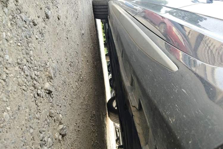 Used Geely Auto Preface 2023 2.0TD Luxury Version Left Side Sill