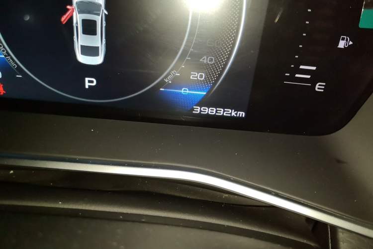 Used Geely Auto Preface 2023 2.0TD Luxury Version Odometer Close Up