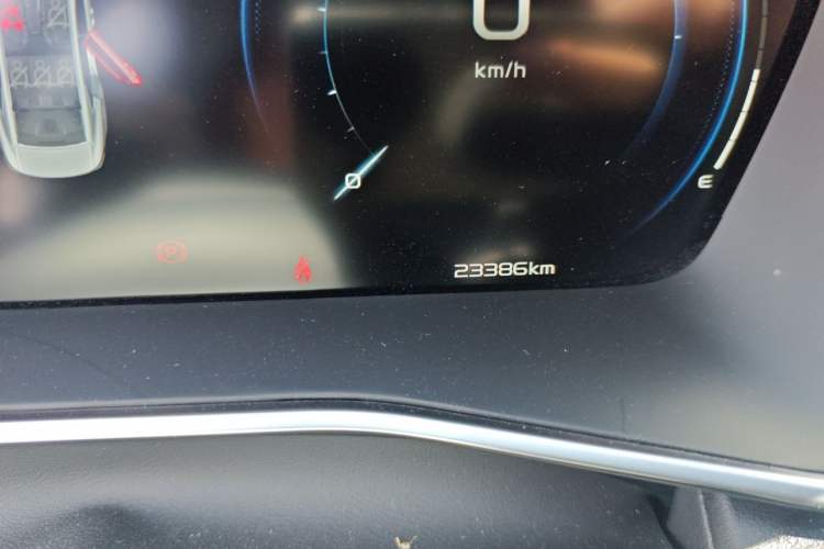 Used Geely Auto Preface 2023 1.5TD Kunlun Edition Odometer Close Up