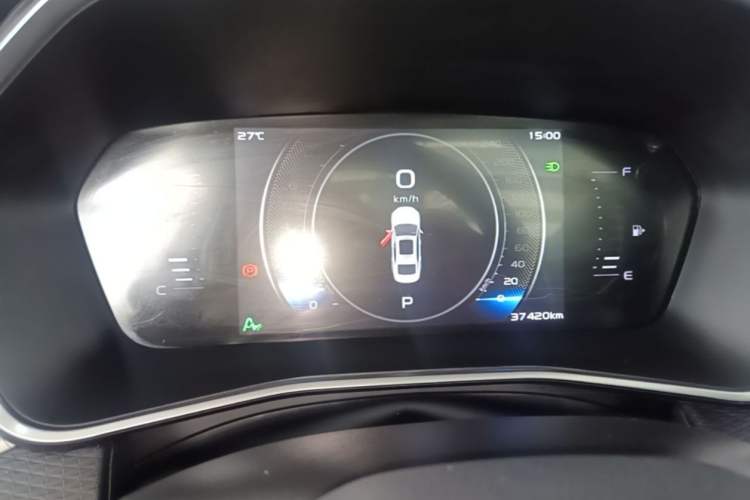 Used Geely Auto Preface 2023 2.0TD Luxury Version Odometer Close Up