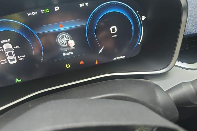 Used Geely Auto Preface 2023 2.0TD Prestige Version Odometer Close Up
