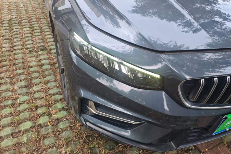 Used Geely Auto Preface 2023 2.0TD Luxury Version Right Front Headlight