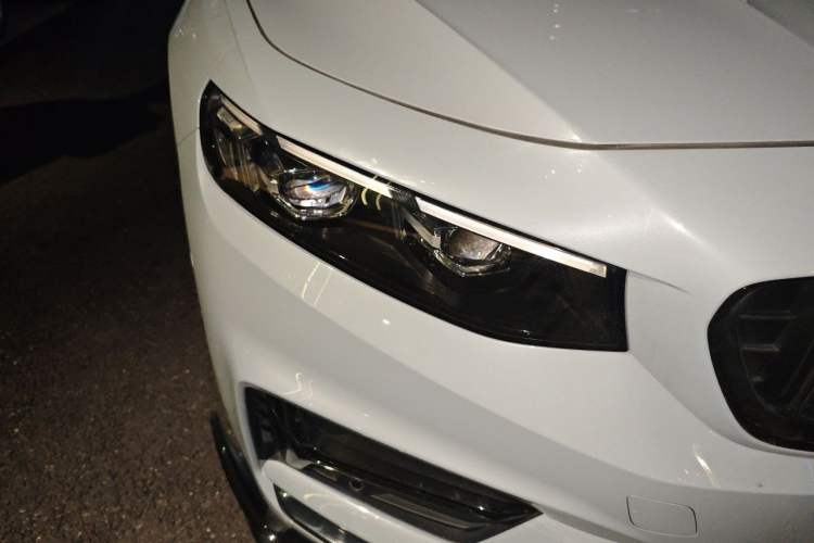 Used Geely Auto Preface 2023 2.0TD "Only This Verdant Green" Edition Right Front Headlight