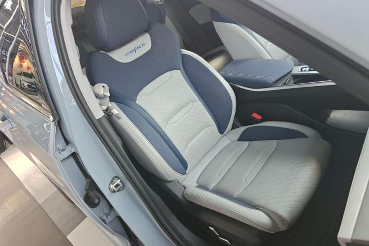 Used Geely Auto Preface 2023 2.0TD Prestige Version Right Front Seat